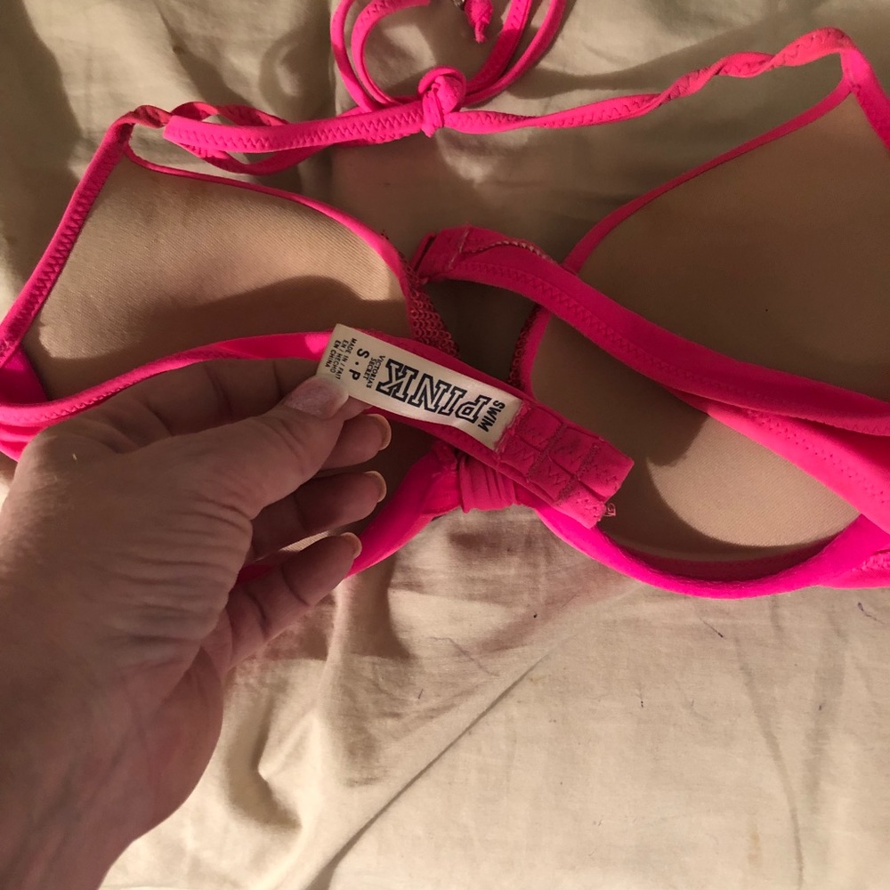 Two vs bikini tops - Picture 3 of 4